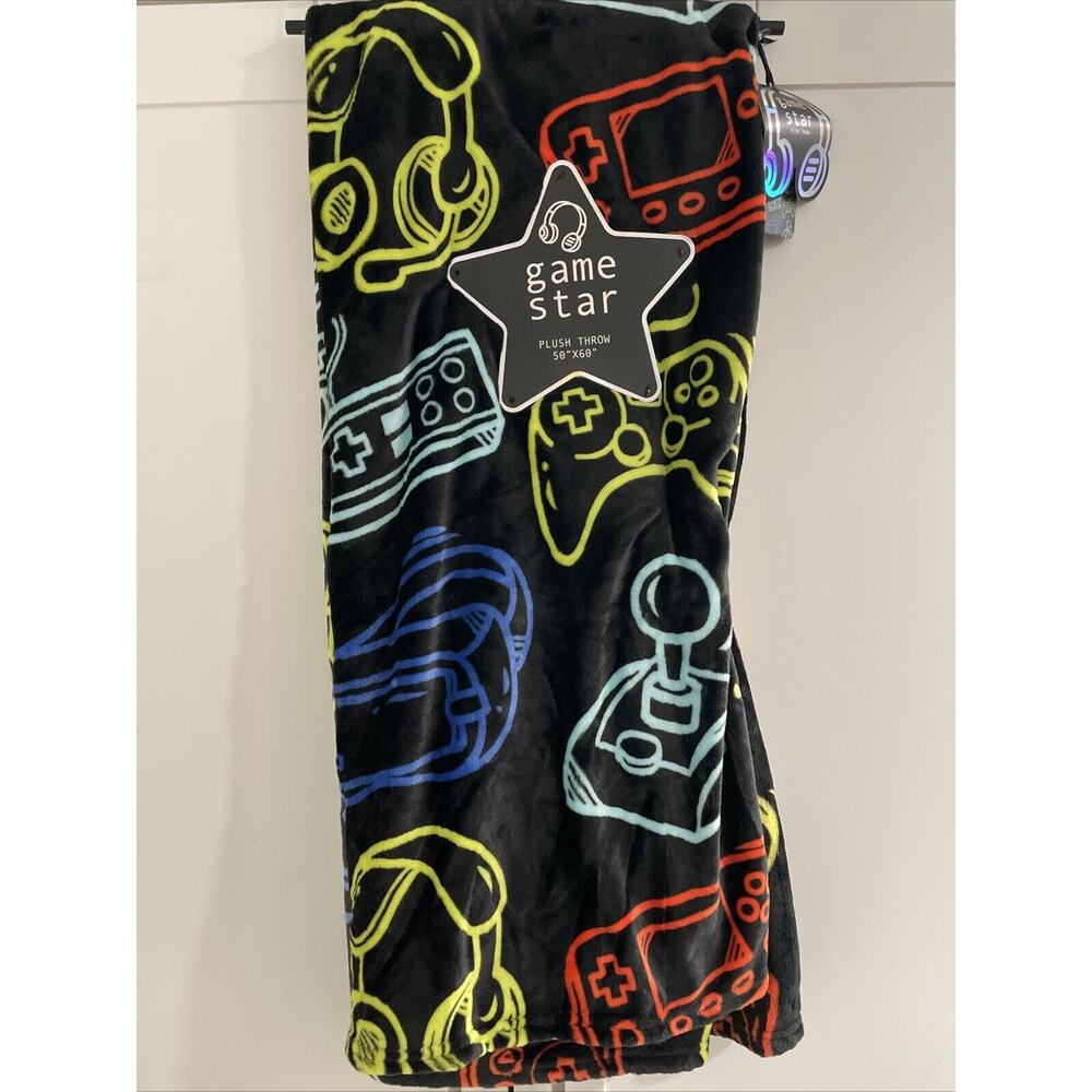 VIDEO GAMING 50x60 Plush Large Print Kids Children’s Throw Blanket Game Black